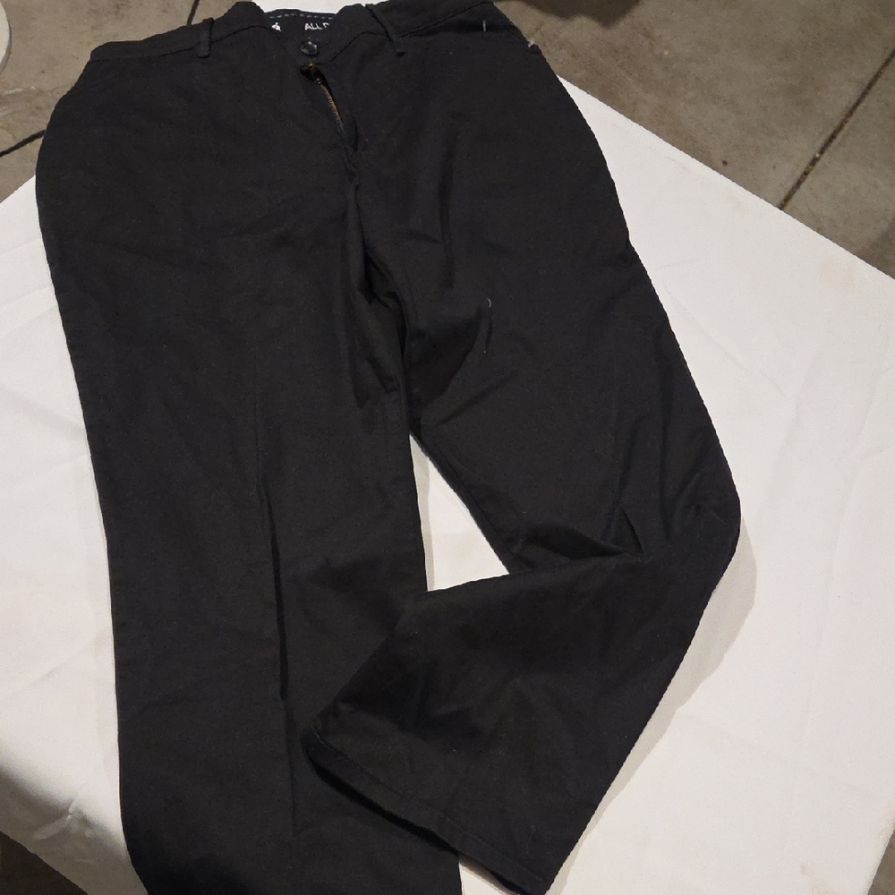 Lee Women's Black Straight Leg Pants